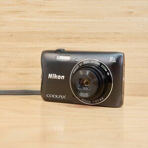 Nikon COOLPIX S3700 20MP Black Digital Camera 8x Wide Zoom WiFi